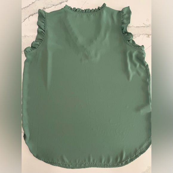 LOFT- Size Med V-neck Ruffle Sleeveless Blouse-Olive Green - Picture 5 of 6